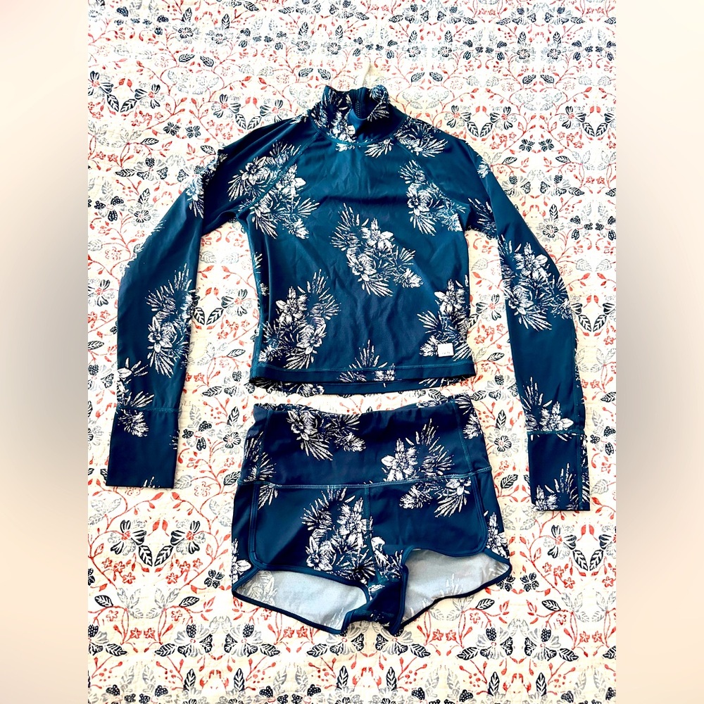 Vuori Seascape Floral Swim Shorty and Rash Guard XS